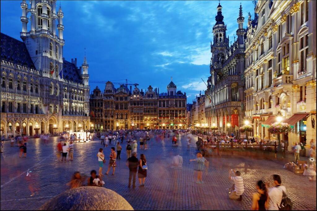 En Plein Coeur De Bruxelles. Superbe Duplex.A Voir! Exteriér fotografie